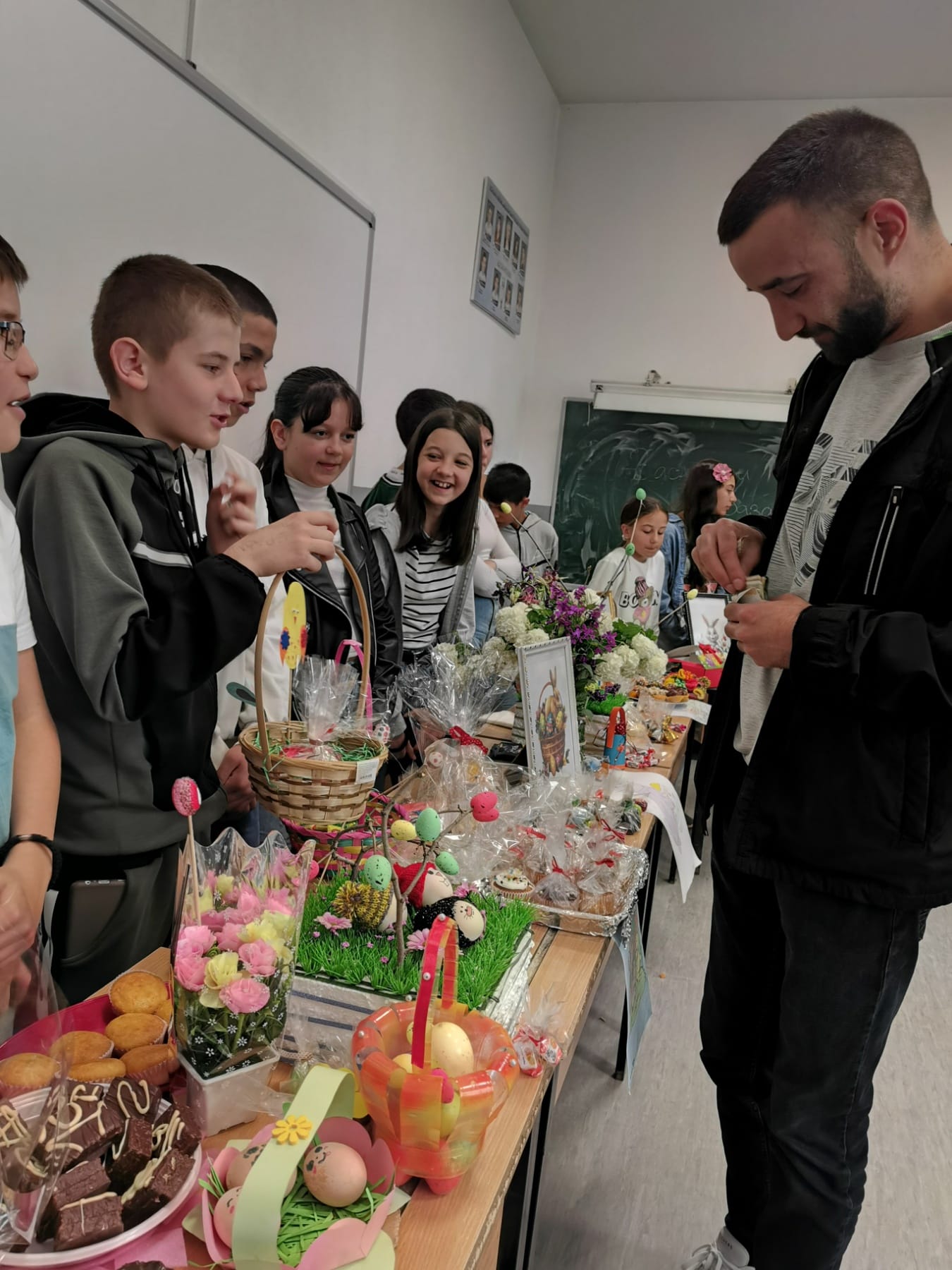 438914985_122165678090035731_4014046427128055299_n